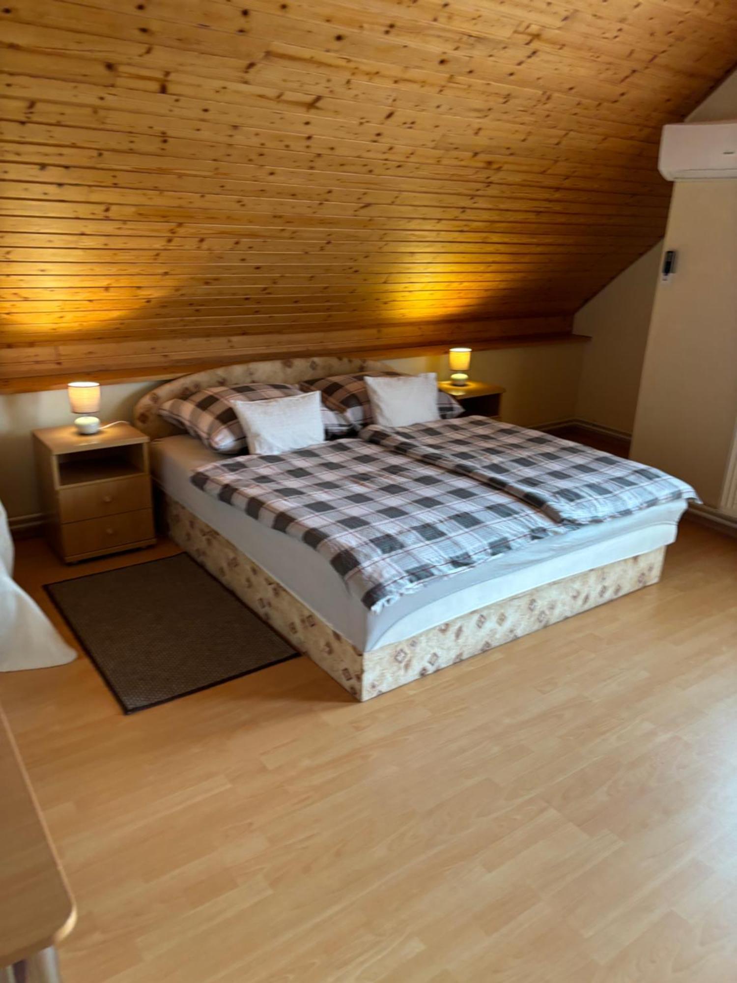 Afamado Apartman Fisli Heviz Exterior photo