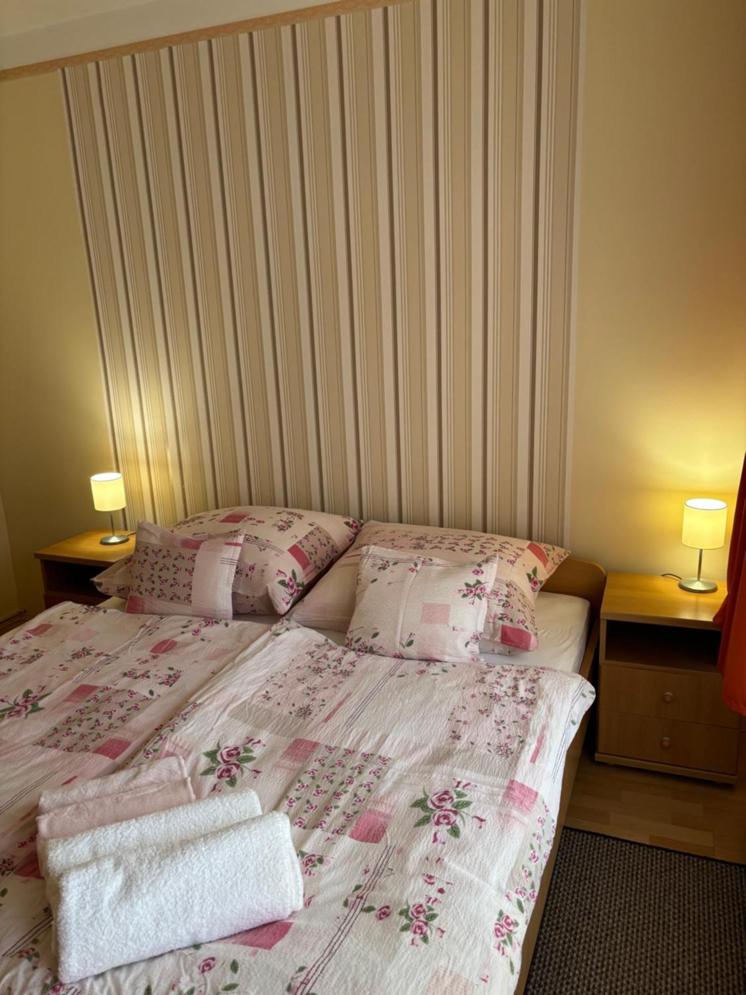 Afamado Apartman Fisli Heviz Exterior photo